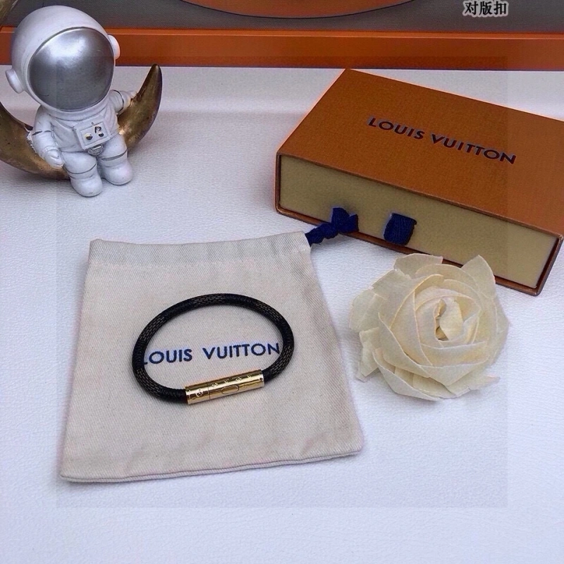 UrbanStyle Louis Vuitton Bracelets 256775
