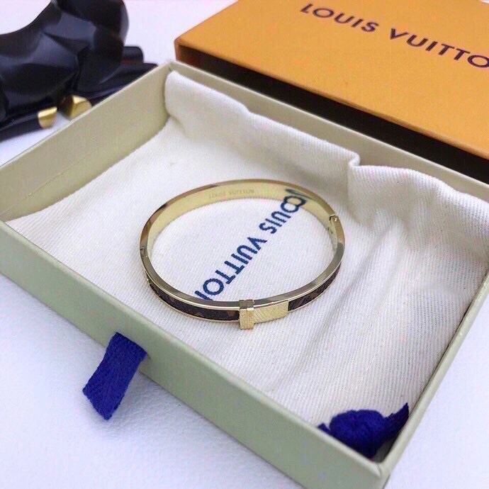 Louis Vuitton Bracelets FreshLook 256774