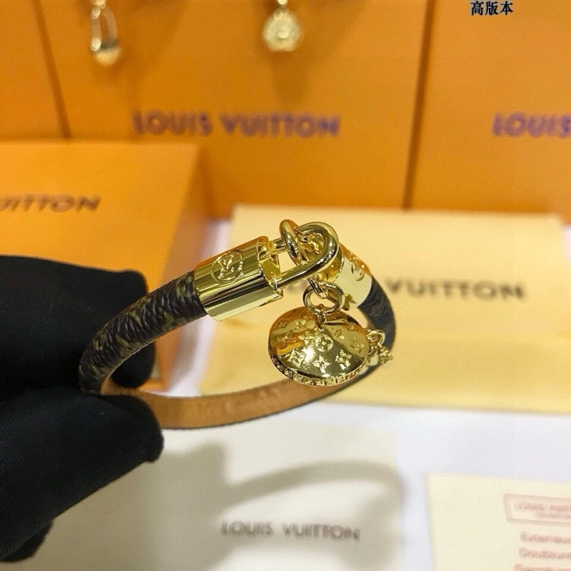 Stretchable Louis Vuitton Bracelets 256771