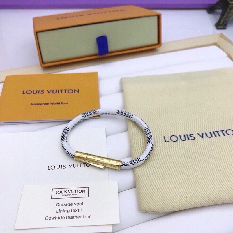 SmoothTexture Louis Vuitton Bracelets 256770