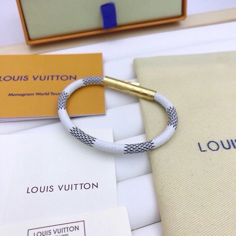 SmoothTexture Louis Vuitton Bracelets 256770