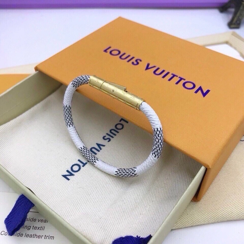 SmoothTexture Louis Vuitton Bracelets 256770