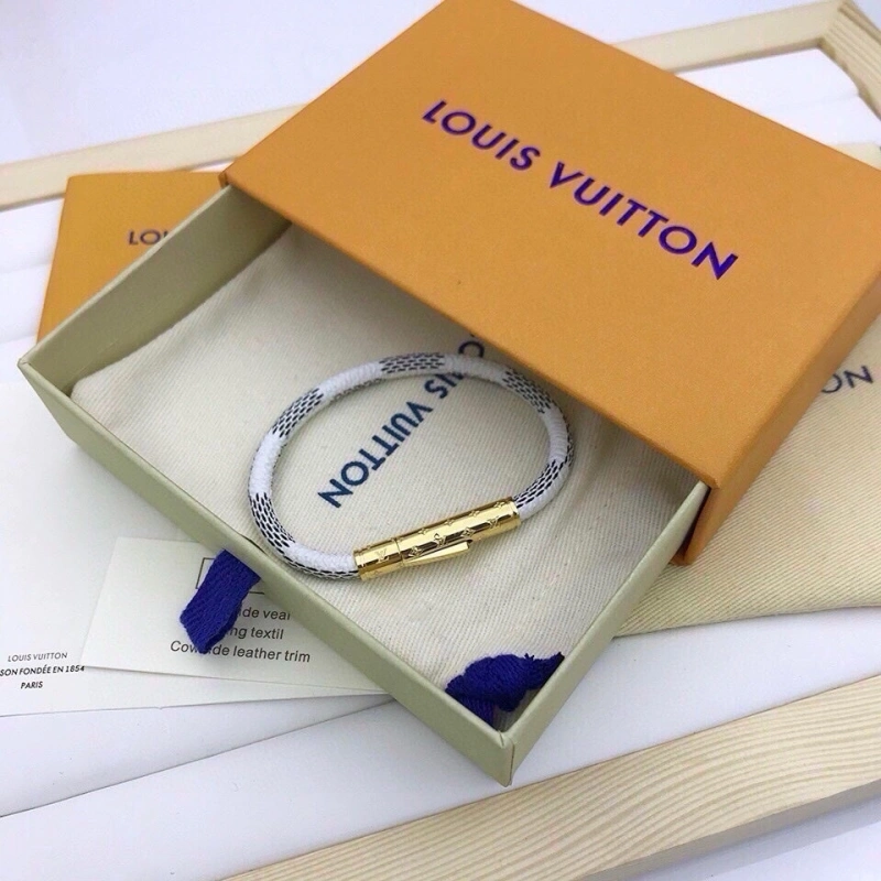 SmoothTexture Louis Vuitton Bracelets 256770