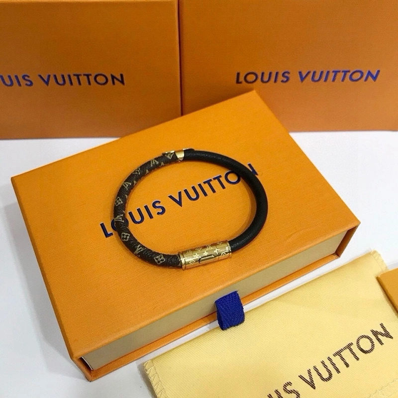 Tailored Louis Vuitton Bracelets 256768