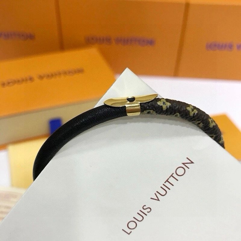 Tailored Louis Vuitton Bracelets 256768