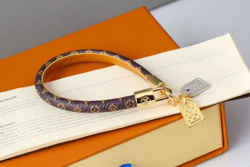 Trendsetting Louis Vuitton Bracelets 256755