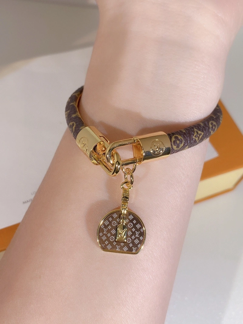 Youthful Louis Vuitton Bracelets 256743
