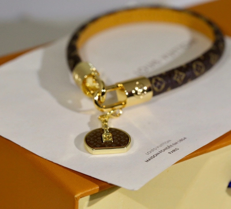 Youthful Louis Vuitton Bracelets 256743