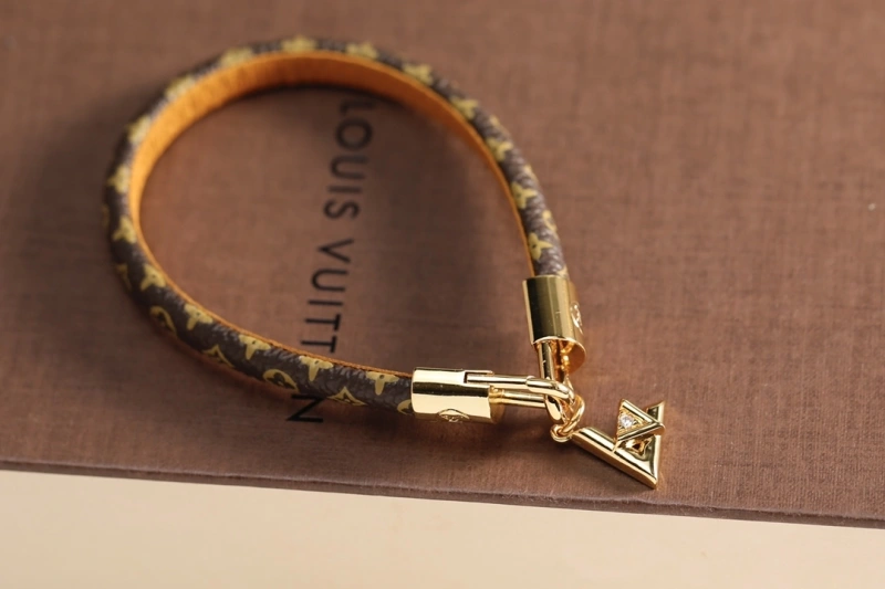 Louis Vuitton Bracelets Cozy 256748