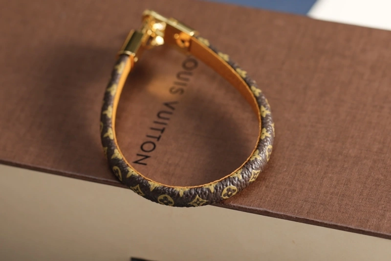 Louis Vuitton Bracelets Cozy 256748