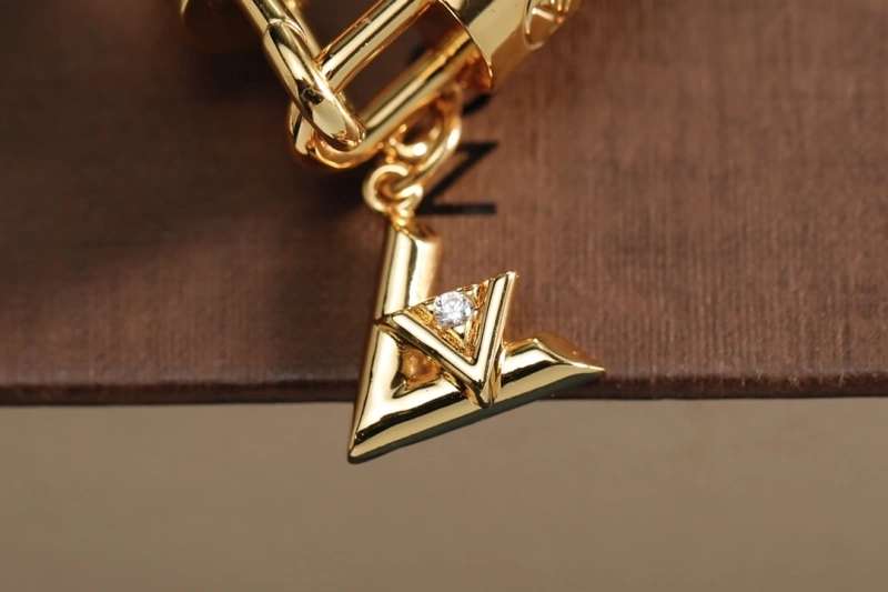 Louis Vuitton Bracelets Cozy 256748