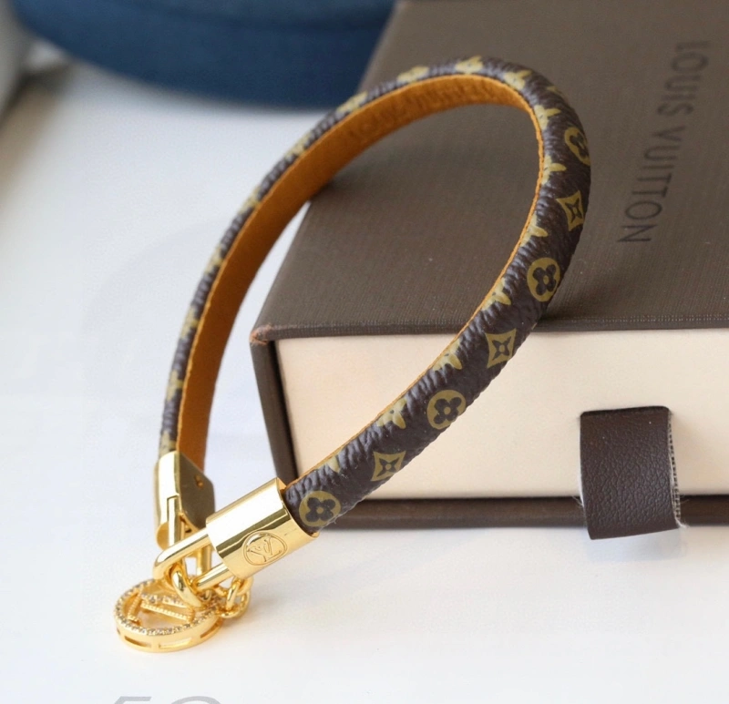 UrbanChic Louis Vuitton Bracelets 256760