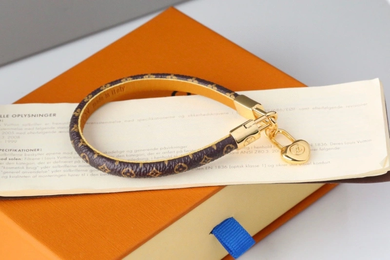 Louis Vuitton Bracelets EyeCatching 256740