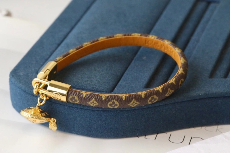 Louis Vuitton Bracelets Unique 256742