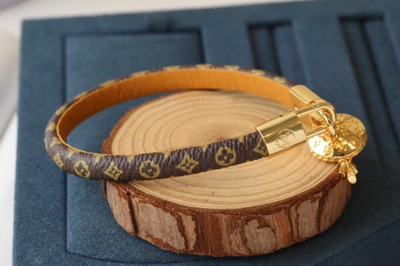 Louis Vuitton Bracelets Unique 256742