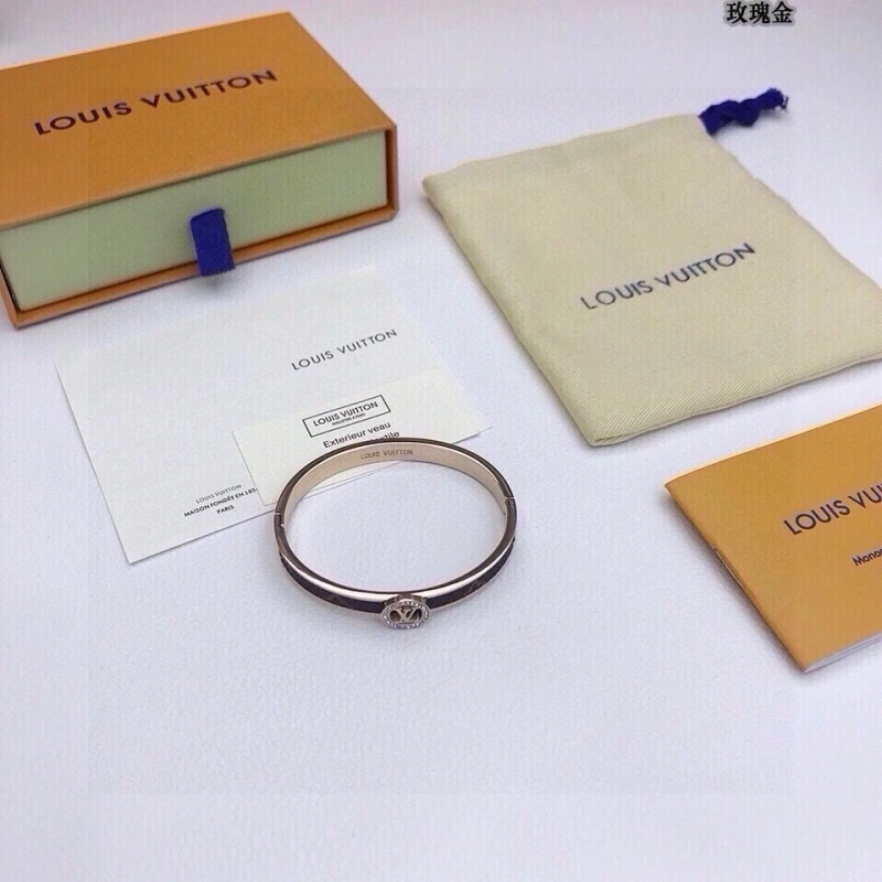 Louis Vuitton Bracelets Practical 256757