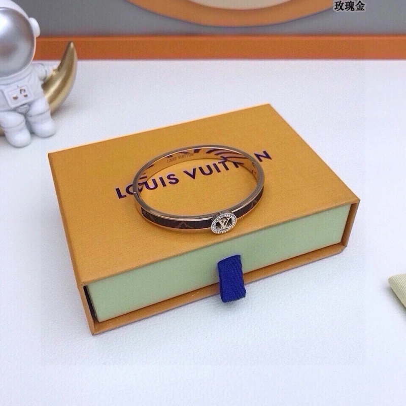 Louis Vuitton Bracelets Practical 256757