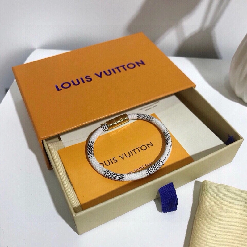 Comfortable Louis Vuitton Bracelets 256749