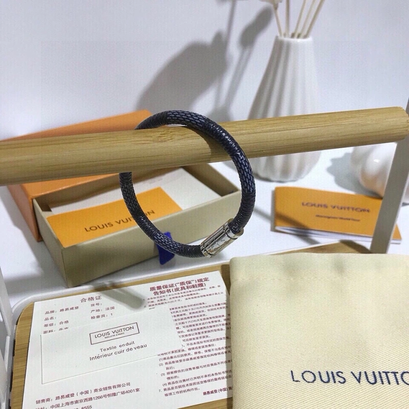 Durable Louis Vuitton Bracelets 256759