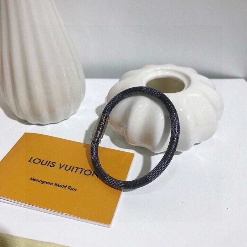 Durable Louis Vuitton Bracelets 256759