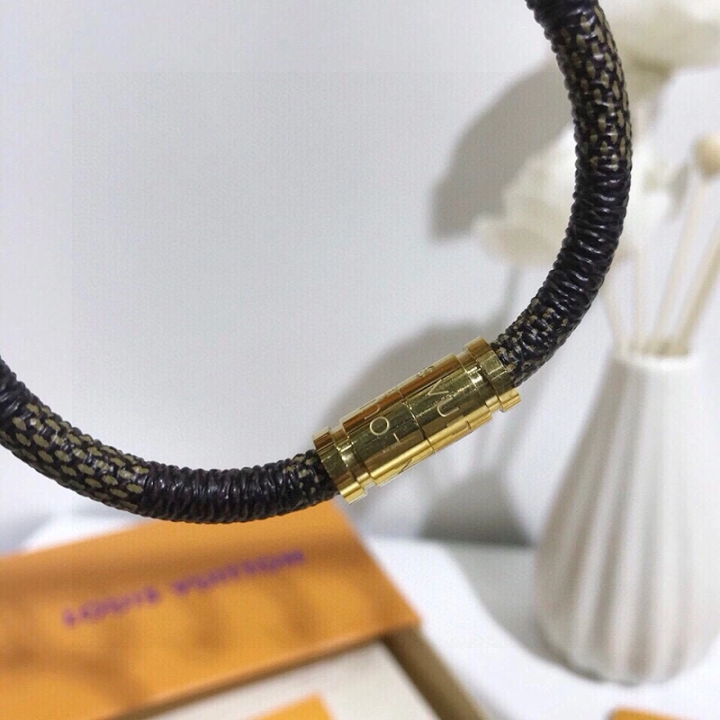 Unisex Louis Vuitton Bracelets 256752
