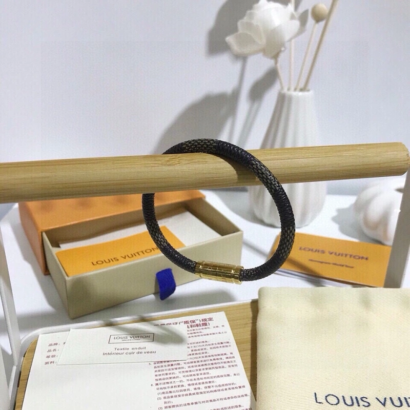 Unisex Louis Vuitton Bracelets 256752