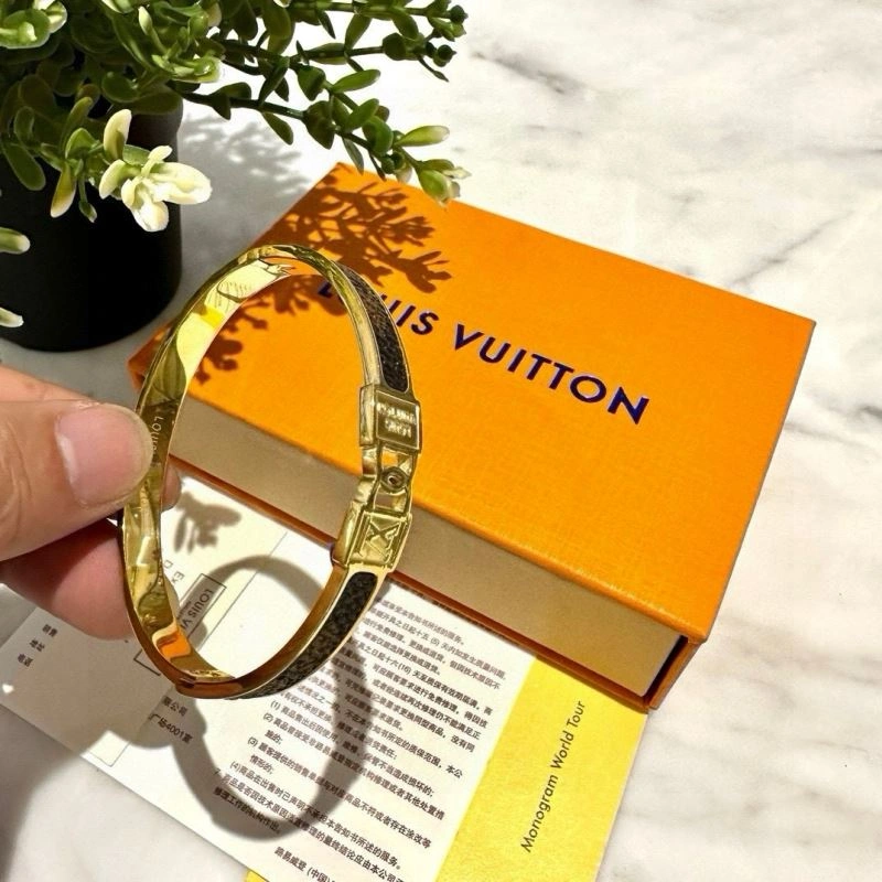 QuickDry Louis Vuitton Bracelets 256707