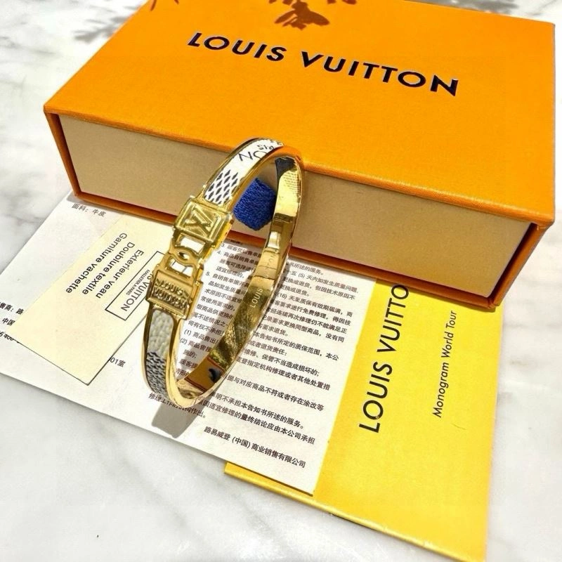 Louis Vuitton Bracelets WrinkleFree 256696