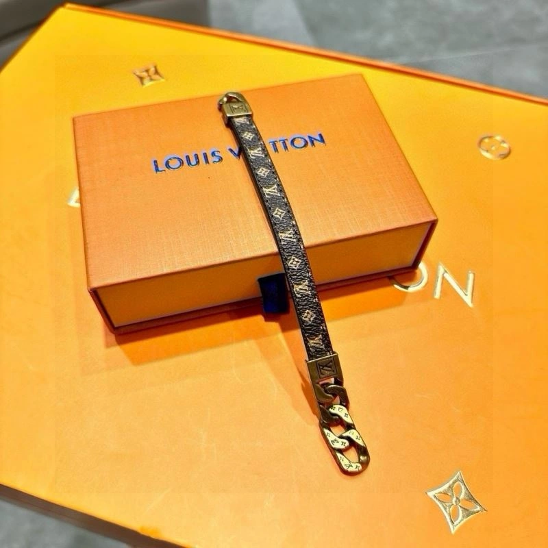 Louis Vuitton Bracelets Trendsetting 256679