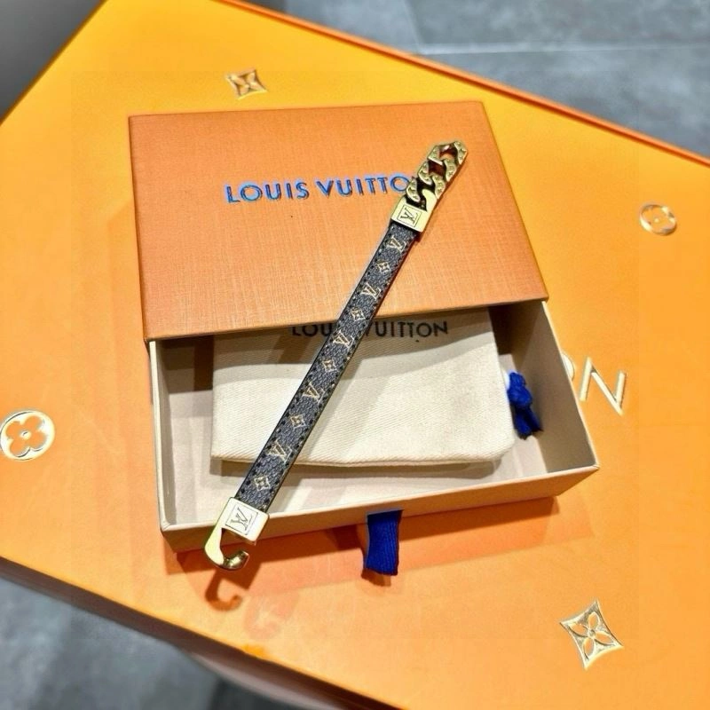Practical Louis Vuitton Bracelets 256680