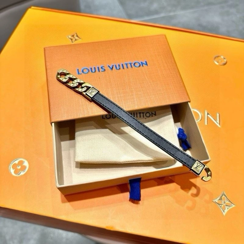 Practical Louis Vuitton Bracelets 256680