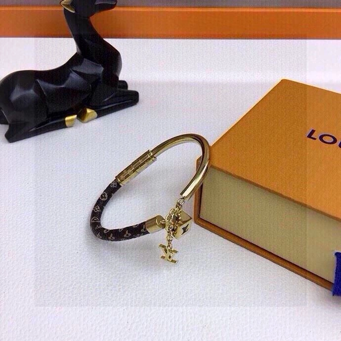 Louis Vuitton Bracelets SmartChoice 256666