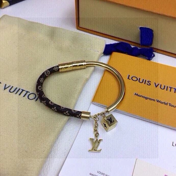 Louis Vuitton Bracelets SmartChoice 256666