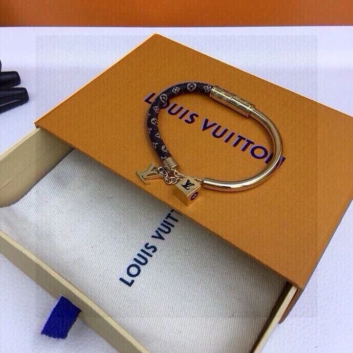 Louis Vuitton Bracelets SmartChoice 256666