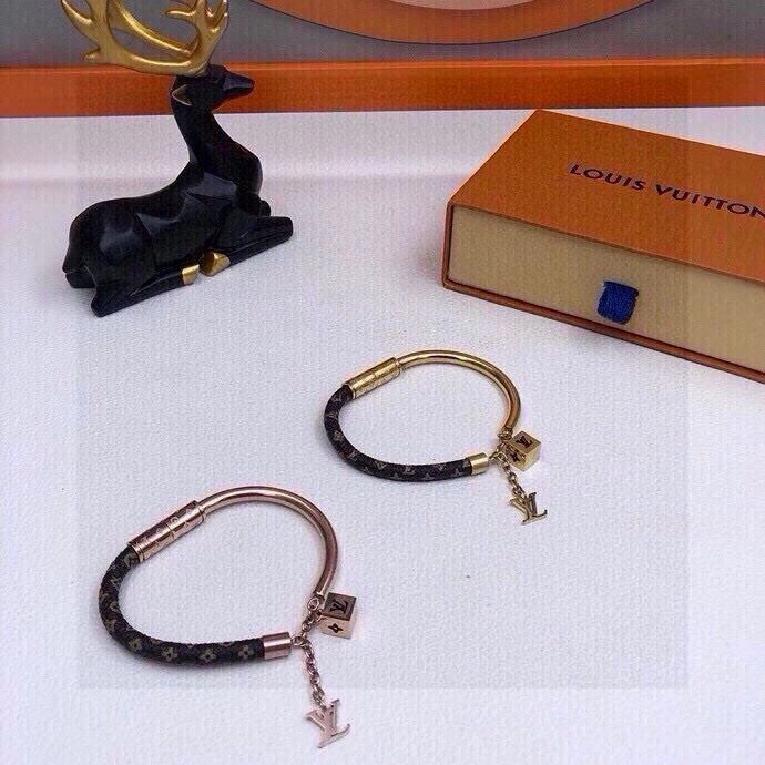 Classic Louis Vuitton Bracelets 256682