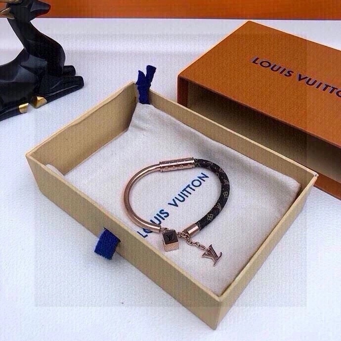 Classic Louis Vuitton Bracelets 256682