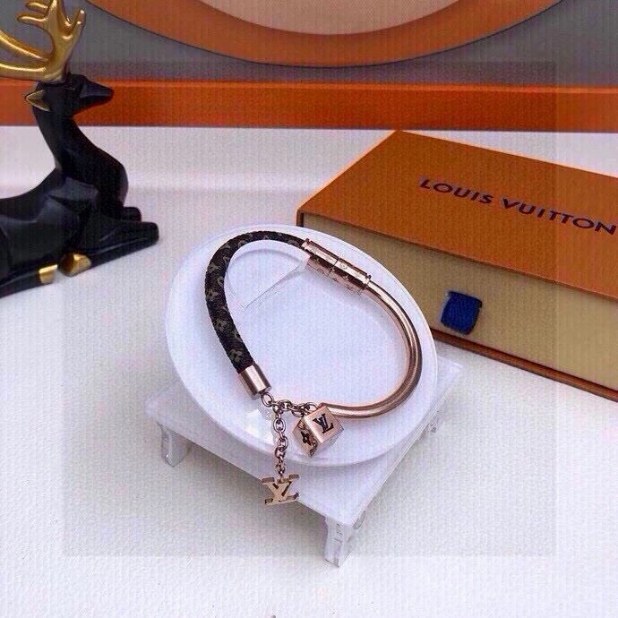 Classic Louis Vuitton Bracelets 256682