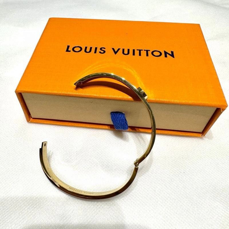 MultiPurpose Louis Vuitton Bracelets 256657