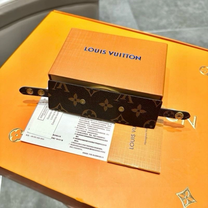 SoftTouch Louis Vuitton Bracelets 256654