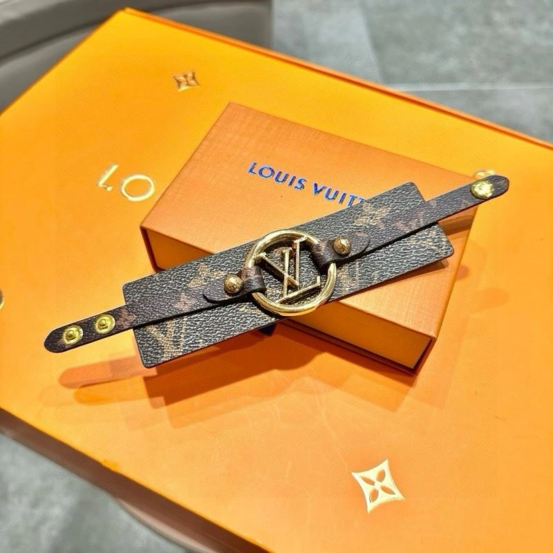 SoftTouch Louis Vuitton Bracelets 256654