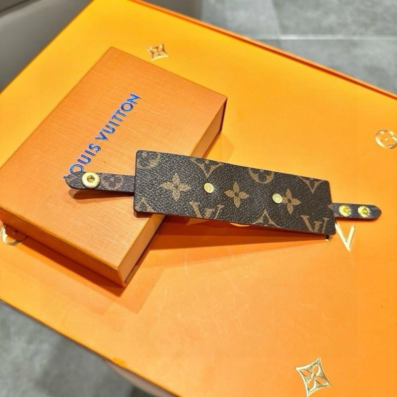 SoftTouch Louis Vuitton Bracelets 256654