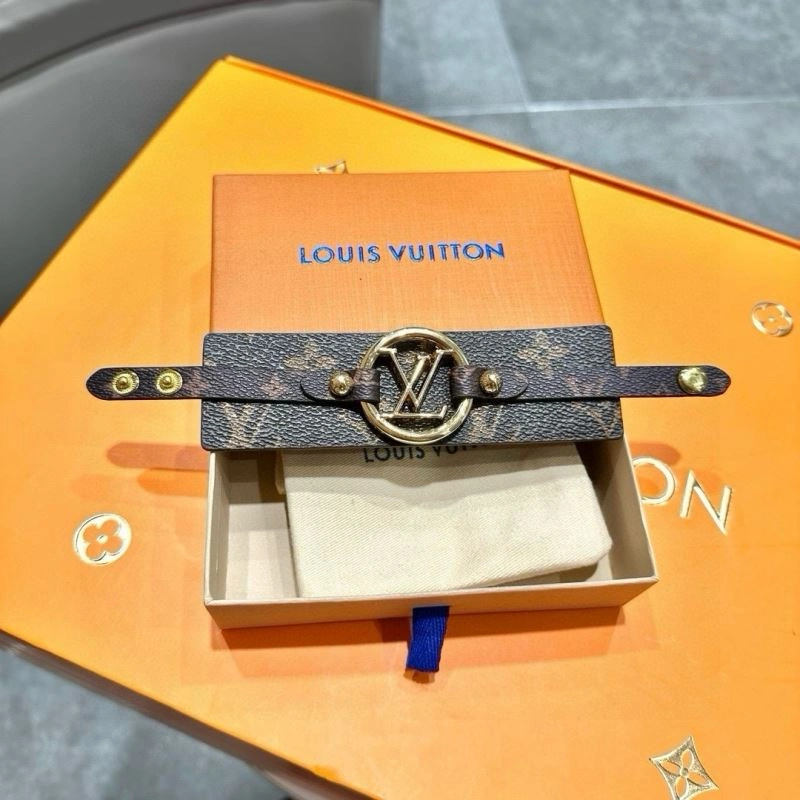 SoftTouch Louis Vuitton Bracelets 256654