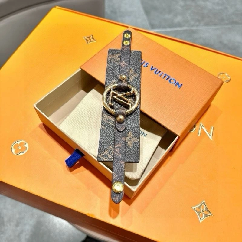 SoftTouch Louis Vuitton Bracelets 256654