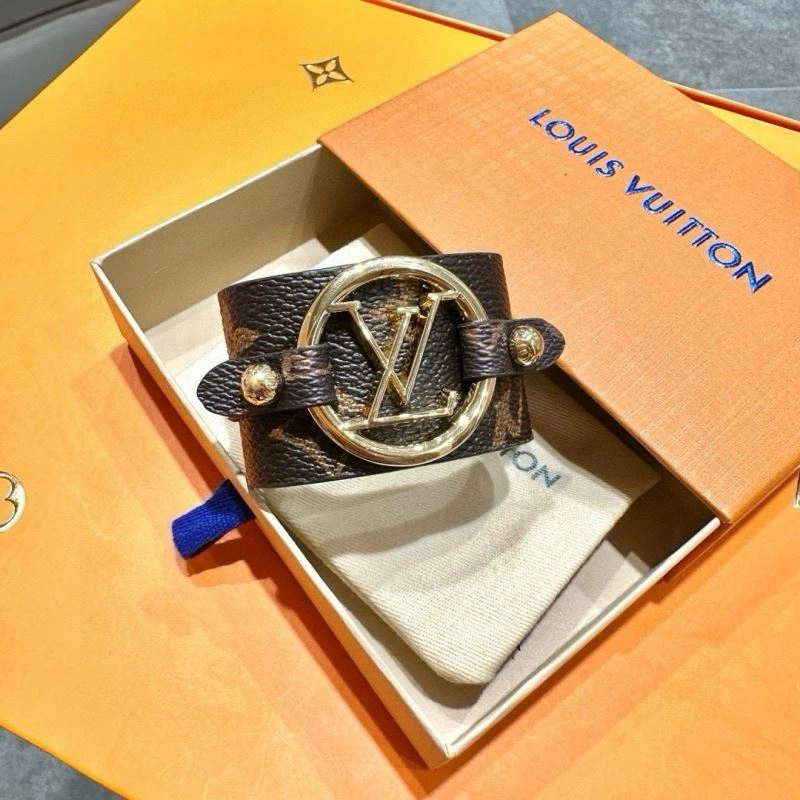 SoftTouch Louis Vuitton Bracelets 256654