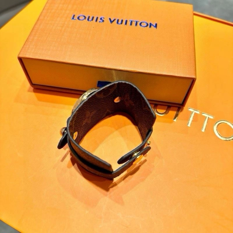 SoftTouch Louis Vuitton Bracelets 256654