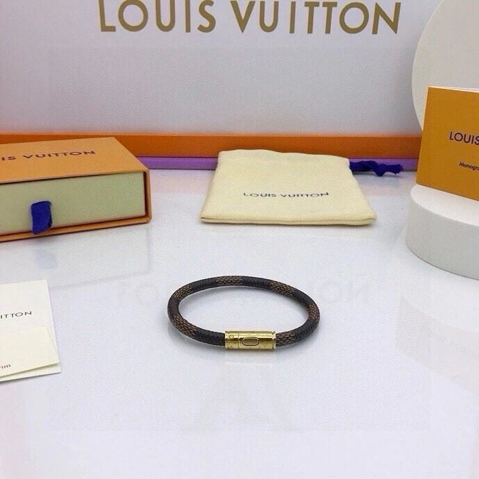 Elegant Louis Vuitton Bracelets 256660