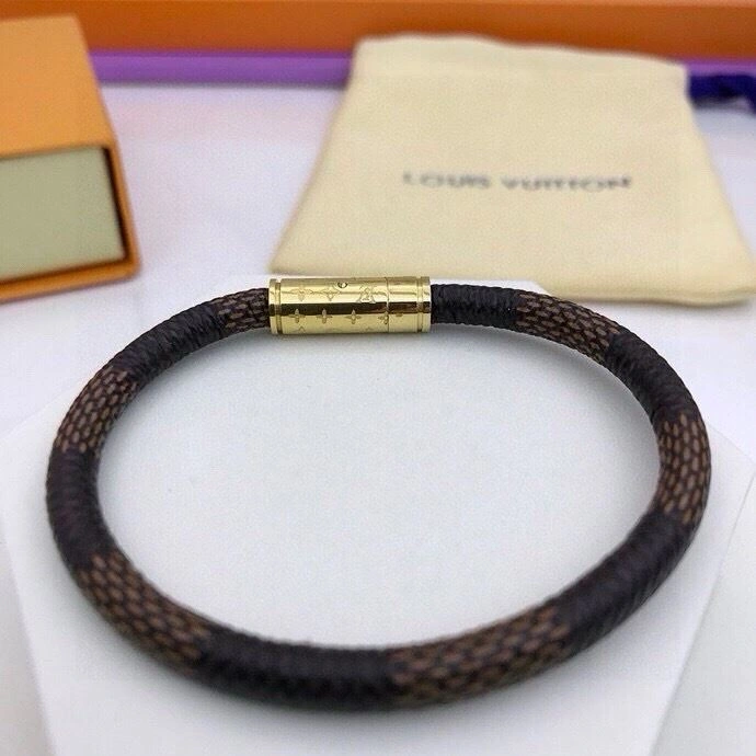 Elegant Louis Vuitton Bracelets 256660