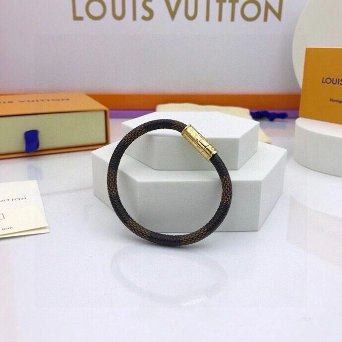 Elegant Louis Vuitton Bracelets 256660