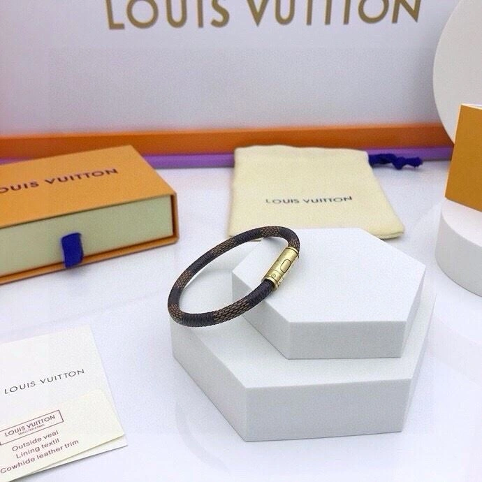 Elegant Louis Vuitton Bracelets 256660
