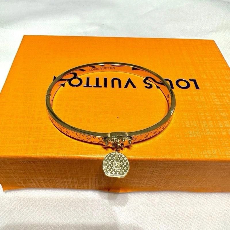 Louis Vuitton Bracelets Breathable 256670